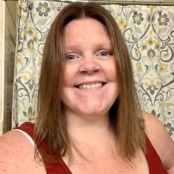 Meet your Posher, Heather - Picture 2 of 2